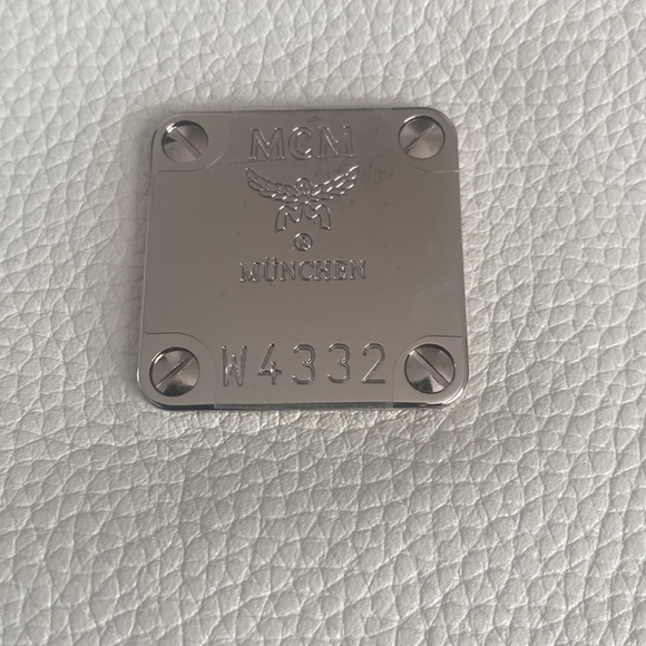 MCM White Leather Suits Tote Bag - Like New - Picture 2 of 10